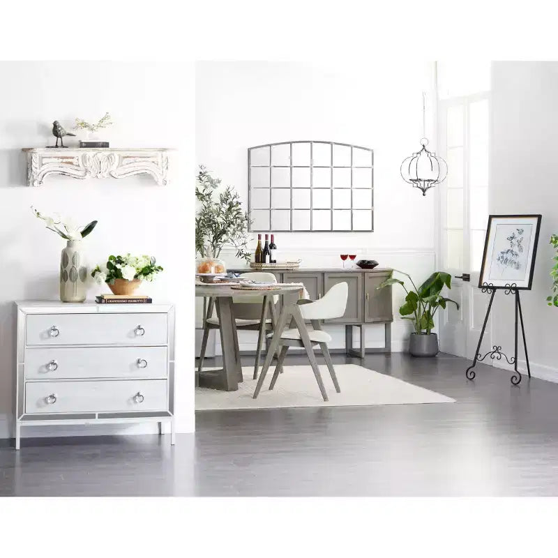 Miroir mural à cadre métallique inspiré d'une fenêtre à carreaux, avec plateau arqué